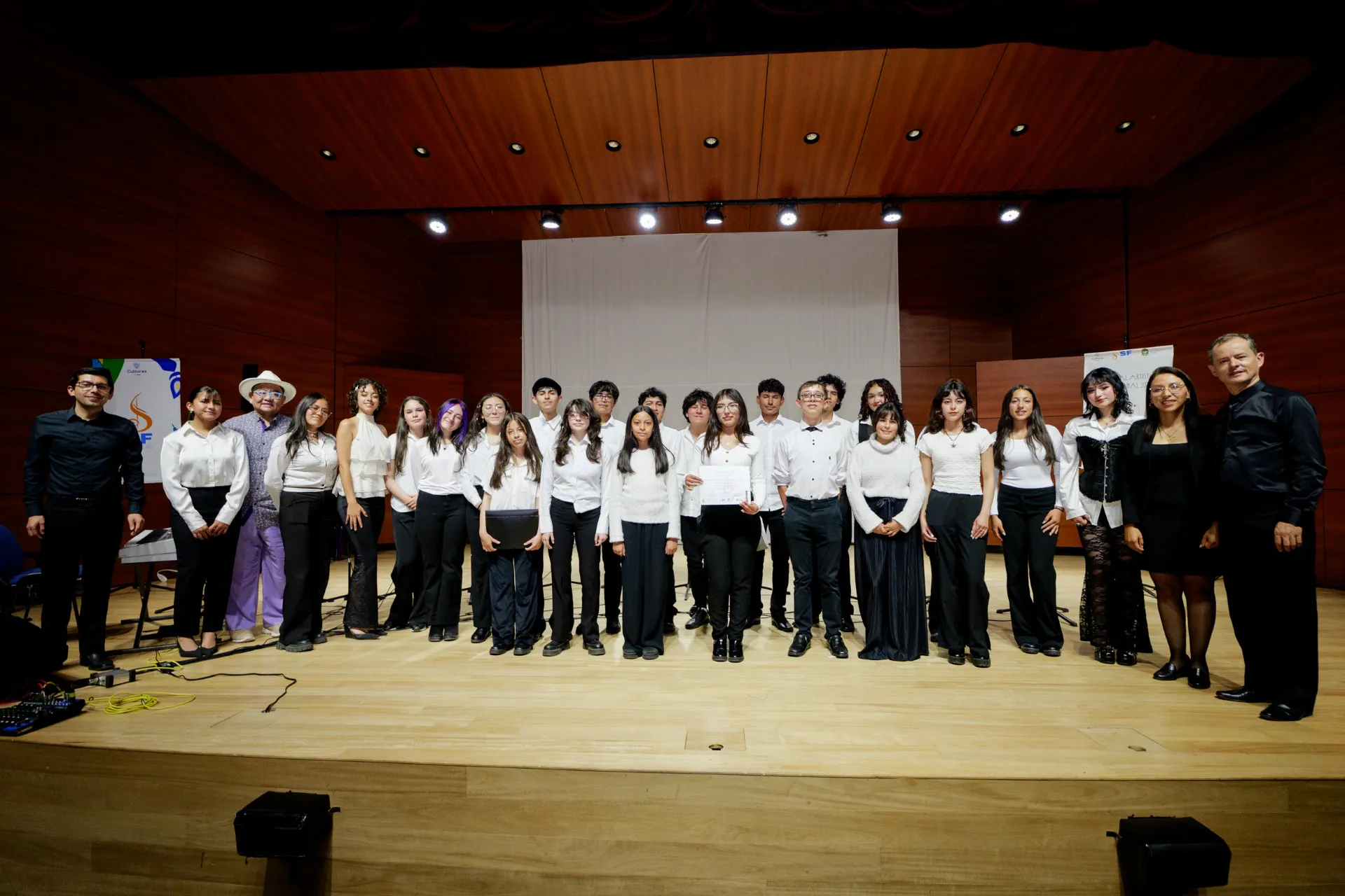 XIII Festival Artístico Internacional (20)